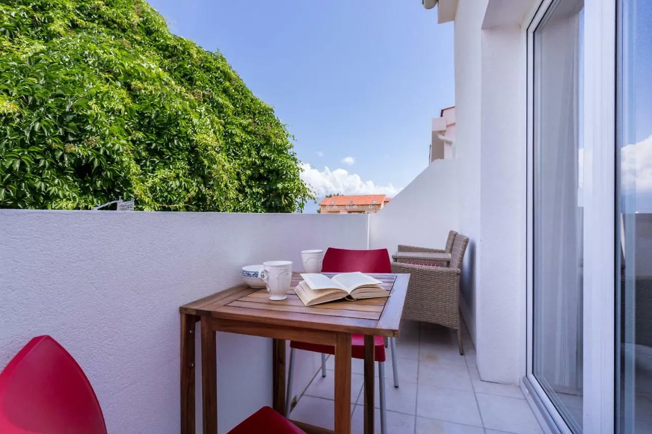Apartments Villa Anna Baška 0*,  Kroatien