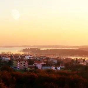 apartments-regi-medulin.in-istria.net/